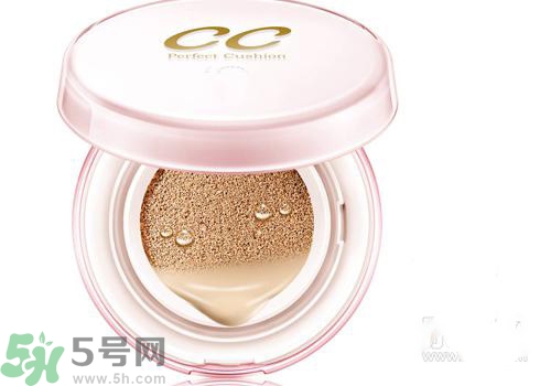 cc霜和防曬霜哪個(gè)先用？cc霜和防曬霜的使用順序