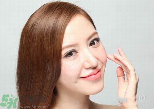 cc霜和粉底液的區(qū)別 cc霜和粉底液哪個先用？