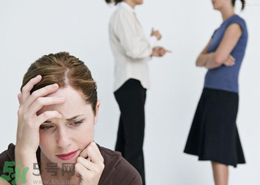 社交恐懼癥的原因及表現(xiàn)？如何治療社交恐懼癥？