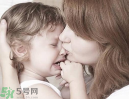 孩子性格內(nèi)向懦弱怎么辦？孩子性格內(nèi)向懦弱的原因？