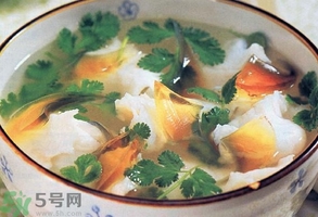 香菜可以和魚一起吃嗎?香菜能和魚同吃嗎? 香菜可以和魚一起吃嗎?香菜能和魚同吃嗎?