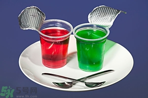 寶寶咳嗽能吃果凍嗎？寶寶多大可以吃果凍？