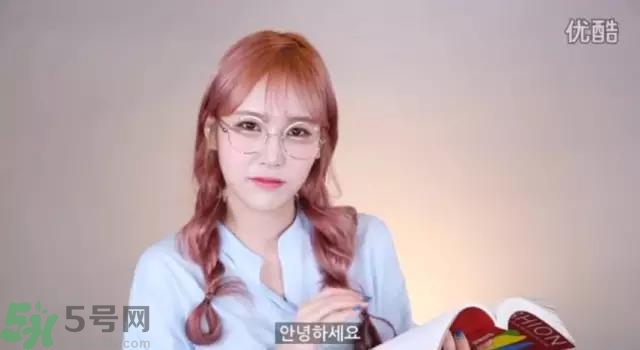 戴眼鏡怎么化妝？眼鏡妝怎么畫(huà)