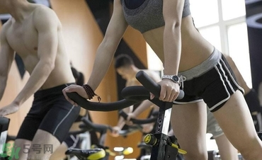 女生可以練腹肌嗎？女生怎么練腹??？