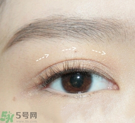 戴眼鏡怎么化妝？眼鏡妝怎么畫