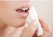 秋天嘴唇干燥怎么辦？秋天嘴唇干燥吃什么？
