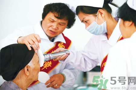 青光眼的發(fā)病因素是什么？青光眼的并發(fā)癥有哪些？