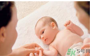 寶寶長奶蘚怎么回事？寶寶長奶蘚怎么辦？