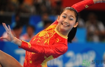 體操運(yùn)動(dòng)員為什么長(zhǎng)不高?為什么體操運(yùn)動(dòng)員都不高? 體操運(yùn)動(dòng)員為什么長(zhǎng)不高?為什么體操運(yùn)動(dòng)員都不高?