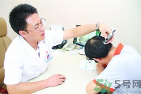 脫發(fā)會遺傳嗎？脫發(fā)遺傳可以治療嗎？