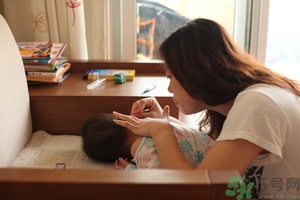 用棉簽掏耳朵好嗎?用棉簽掏耳朵會(huì)怎么樣? 用棉簽掏耳朵好嗎?用棉簽掏耳朵會(huì)怎么樣?