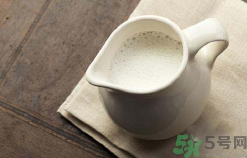 帶狀皰疹可以喝牛奶嗎？帶狀皰疹喝牛奶好不好？