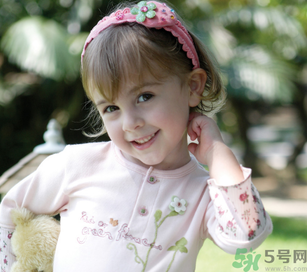 秋天寶寶穿什么衣服好？秋天寶寶要穿幾件衣服？