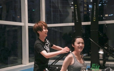 女生去健身房怎么穿衣服？女生去健身房穿什么鞋？