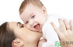 魚肝油可以和奶粉一起吃嗎？魚肝油怎么給寶寶吃？