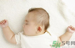 寶寶頭睡扁了怎么辦？寶寶頭睡扁了怎么糾正？
