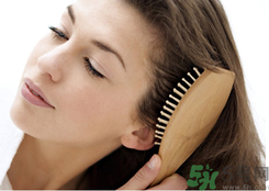 為什么秋季季容易脫發(fā)？秋季脫發(fā)嚴(yán)重怎么辦？