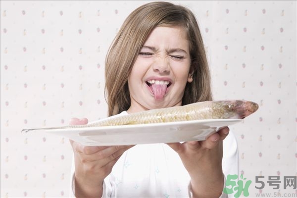 吃膠囊好像卡在喉嚨怎么辦?吃膠囊吞不下去怎么辦 吃膠囊好像卡在喉嚨怎么辦?吃膠囊吞不下去怎么辦