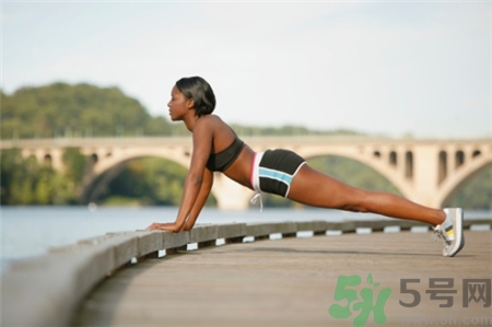 讓駝背直起來,駝背怎么矯正? 讓駝背直起來,駝背怎么矯正?