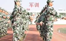軍訓(xùn)敷面膜為什么會痛 軍訓(xùn)敷面膜會越敷越黑嗎