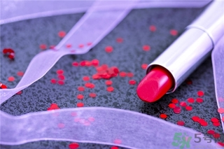 口紅掉色正常嗎？口紅掉色好還是不掉色好？