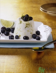 藍(lán)莓布丁怎么做?藍(lán)莓布丁的做法 藍(lán)莓布丁怎么做?藍(lán)莓布丁的做法