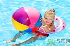 兒童幾歲可以學(xué)游泳？兒童學(xué)游泳最佳年齡是多少？