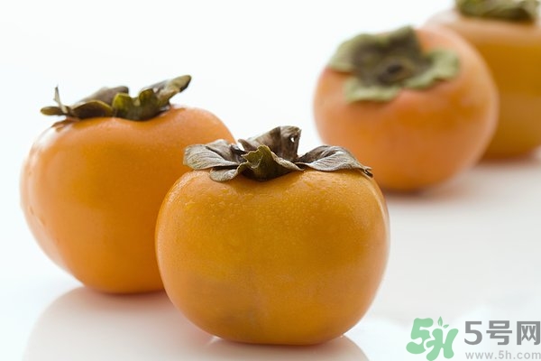 柿子裂開能吃嗎?裂開的柿子吃了會怎么樣 柿子裂開能吃嗎?裂開的柿子吃了會怎么樣