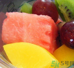 黃桃可以和西瓜一起吃嗎？桃不能和什么一起吃？