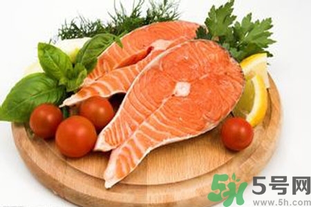 過敏性鼻炎可以吃魚嗎？過敏性鼻炎能不能吃魚？