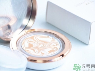 age20s粉底霜怎么用？愛紀(jì)二十粉底霜使用方法