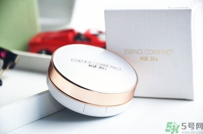 age20s粉底霜粉色和白色有什么區(qū)別？