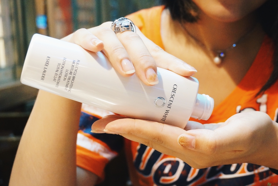 雅詩(shī)蘭黛晶透沁白淡斑精粹水怎么樣？雅詩(shī)蘭黛淡斑水好用嗎？