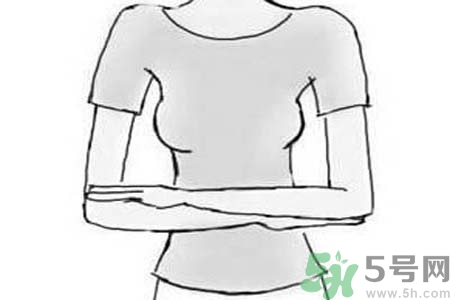 胸部一大一小怎么辦？乳房一大一小的原因是什么？