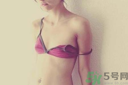 胸部太小的原因是什么？導(dǎo)致胸部變小的原因有哪些？