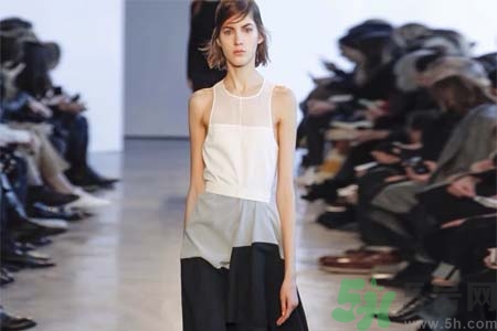 胸部太小的原因是什么？導(dǎo)致胸部變小的原因有哪些？