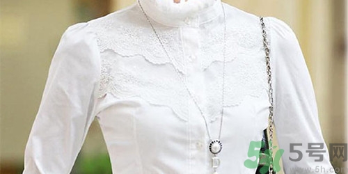 出汗后衣服發(fā)黃怎么清洗?為什么衣服發(fā)黃 出汗后衣服發(fā)黃怎么清洗?為什么衣服發(fā)黃