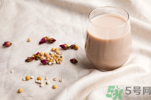 喝豆奶要注意什么?選擇豆奶要注意什么 喝豆奶要注意什么?選擇豆奶要注意什么