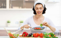 胃穿孔怎么治療？胃穿孔手術(shù)后吃什么？