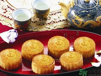 糖尿病人可以吃月餅嗎？糖尿病人吃月餅注意事項