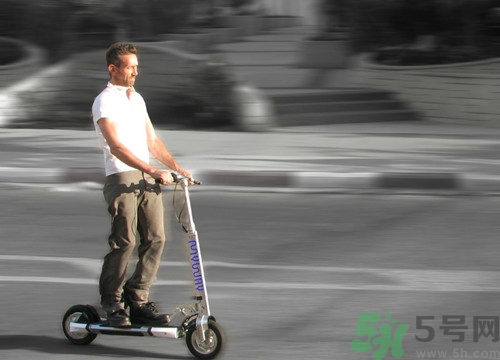 電動滑板怎么玩?電動滑板車能在馬路上玩嗎 電動滑板怎么玩?電動滑板車能在馬路上玩嗎