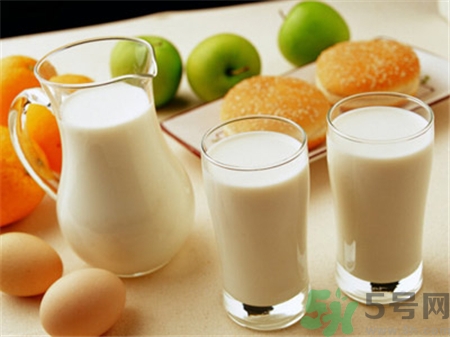 石榴可以和牛奶一起吃嗎?石榴和牛奶一起吃會怎么樣? 石榴可以和牛奶一起吃嗎?石榴和牛奶一起吃會怎么樣?