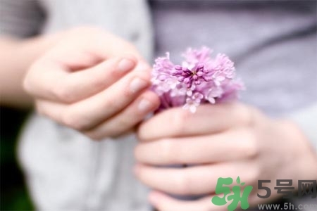 手指關(guān)節(jié)疼痛怎么辦？如何預(yù)防手指關(guān)節(jié)疼痛？