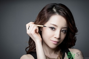 眼線怎么畫好看圖解？單眼皮怎么畫眼線好看？