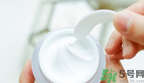 clio珂萊歐素顏霜用完要卸妝嗎?clio珂萊歐素顏霜的功效與作用 clio珂萊歐素顏霜用完要卸妝嗎?clio珂萊歐素顏霜的功效與作用