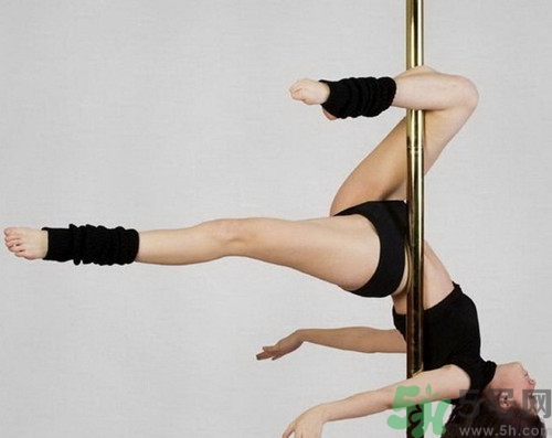 女生在跳鋼管舞的時(shí)候有生理反應(yīng)嗎?怎樣克服在跳舞時(shí)男女生理反應(yīng) 女生在跳鋼管舞的時(shí)候有生理反應(yīng)嗎?怎樣克服在跳舞時(shí)男女生理反應(yīng)