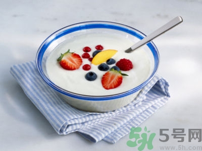 鮮果巧克力酸奶怎么做?鮮果巧克力酸奶的做法 鮮果巧克力酸奶怎么做?鮮果巧克力酸奶的做法