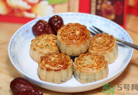 月餅吃多了會怎么樣？哪些人不宜吃月餅？