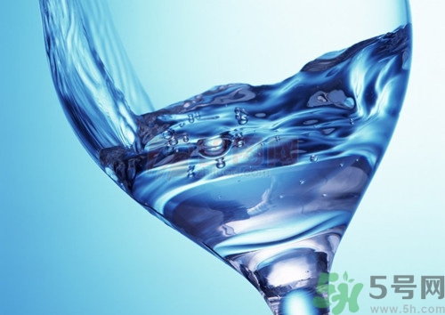 林丹比賽喝的是什么飲料?林丹喝的藍(lán)色飲料介紹 林丹比賽喝的是什么飲料?林丹喝的藍(lán)色飲料介紹