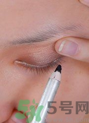眼線怎么畫好看圖解？單眼皮怎么畫眼線好看？
